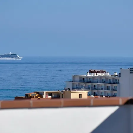 Atico Duplex Con Vistas Al Mar. Dos Plazas De Garaje Appartamento *