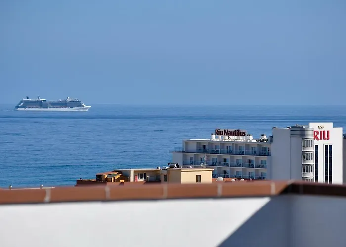 Atico Duplex Con Vistas Al Mar. Dos Plazas De Garaje Apartment *